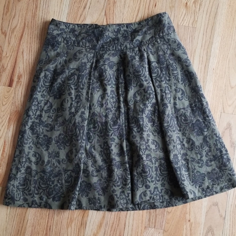 Banana Republic Womens Skirt (Size 4)